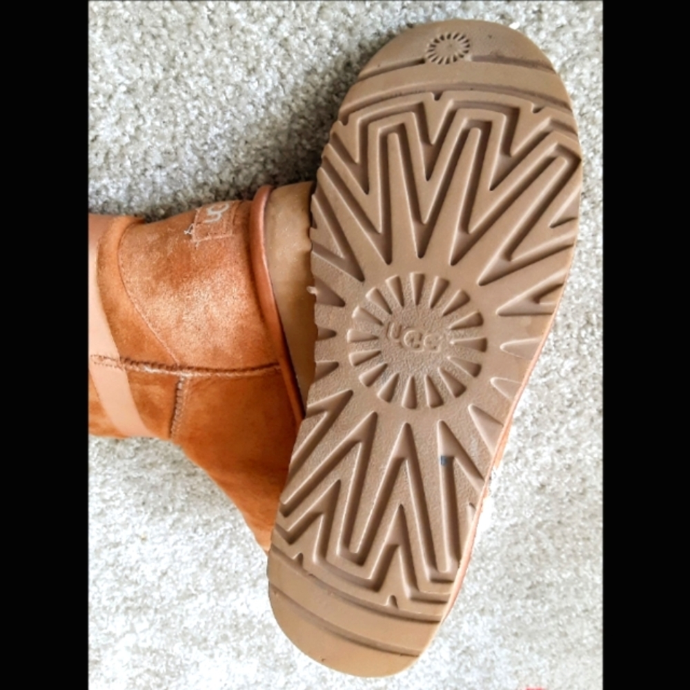 UGG - Picture 7 of 10